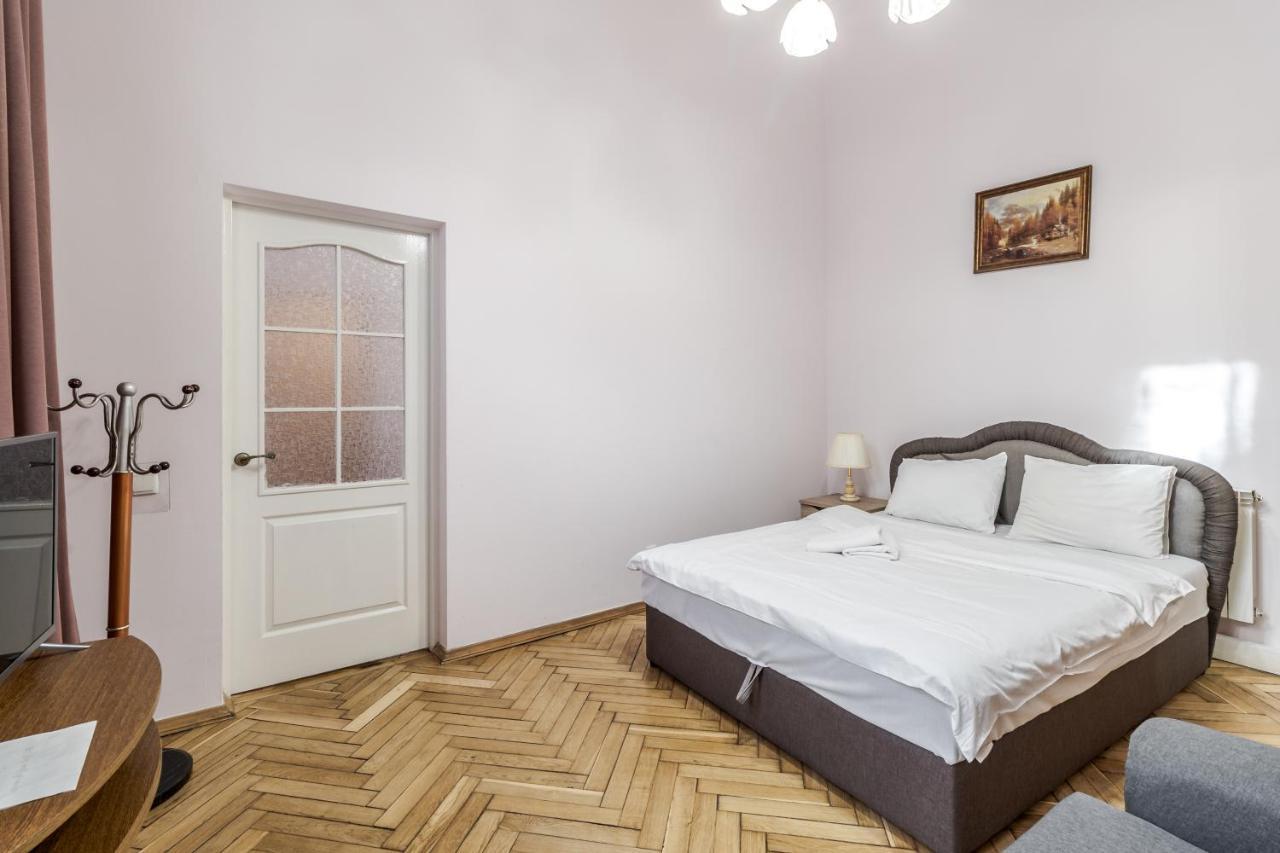 Striltsiv Apartment Lviv Exterior photo